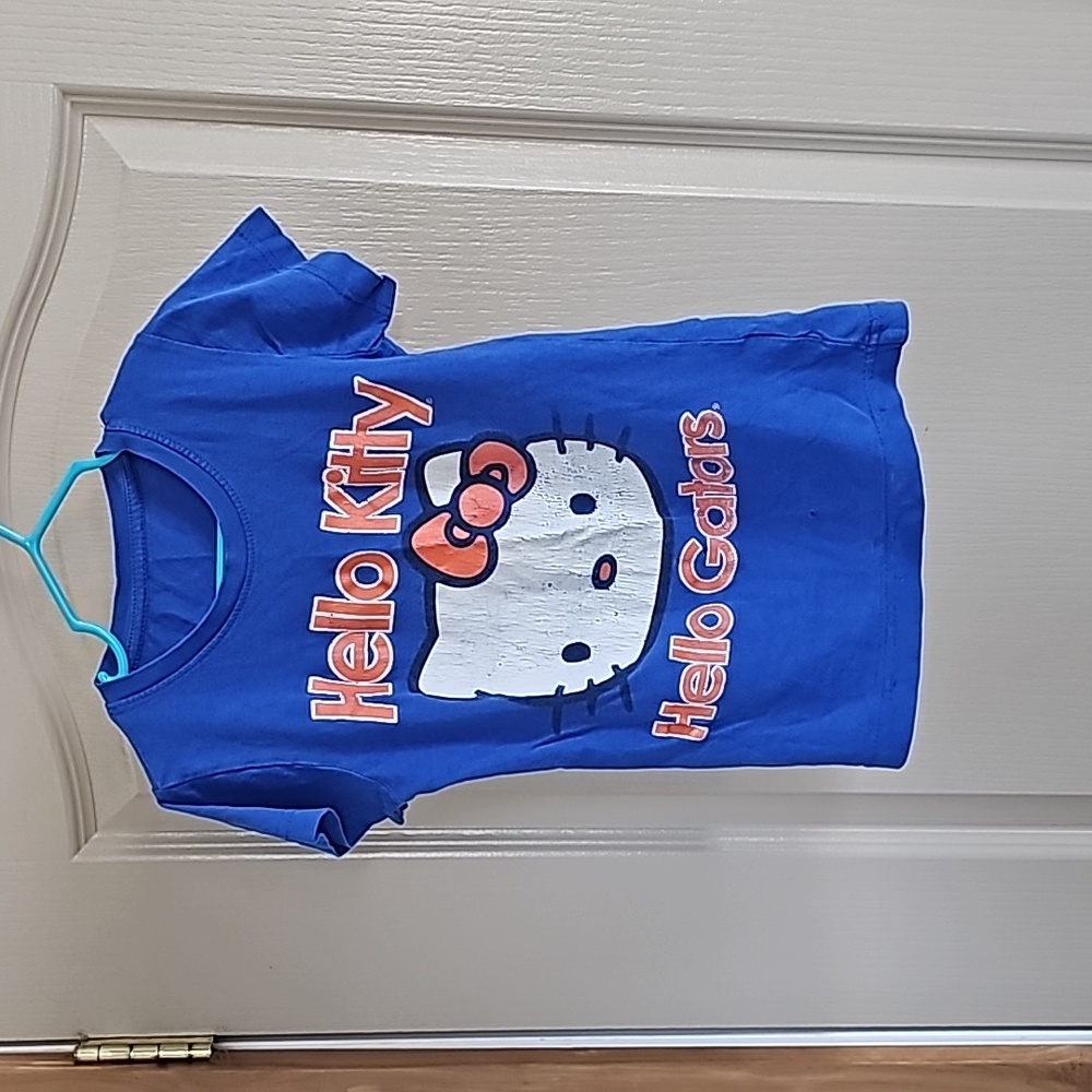 Hello Kitty 😺 Hello Gators play condition t shirt. Missing size tag. 4/5